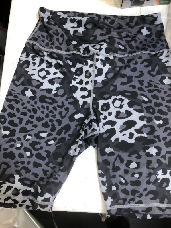 Photo 1 of  Workout Biker Shorts for Women 3" High Waisted Yoga Gym Shorts with Pockets Running Print Short for Women  -- Size Medium --
