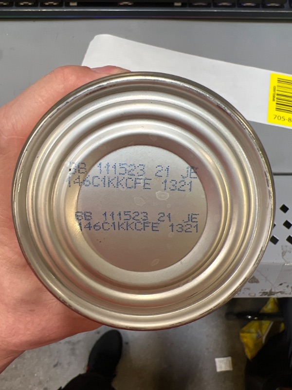 Photo 2 of 10199519 Dog Food, Chunky Beef Bacon & Cheese, 22-oz. Can - Quantity 12\
BEST BY 11 15 2023