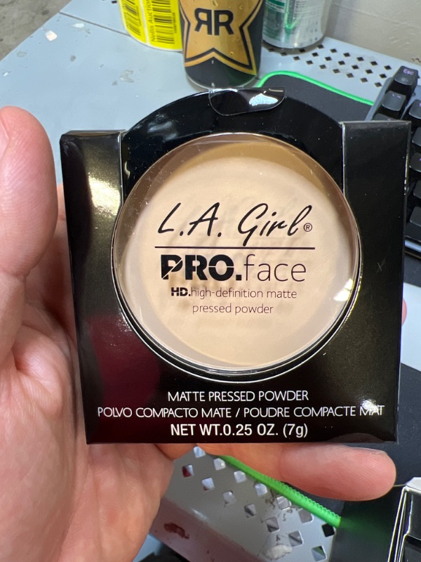 Photo 3 of (3 Pack) La Girl Pro Face Powder - Creamy Natural