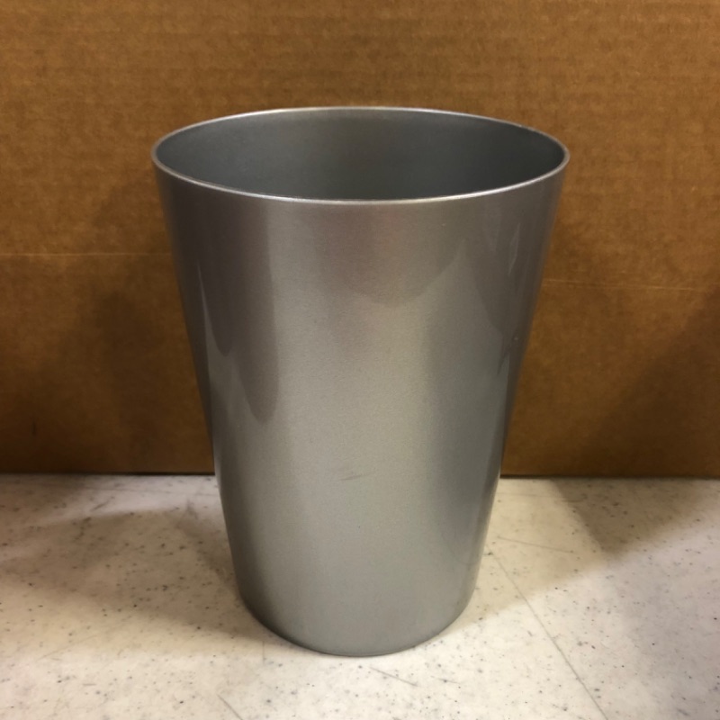 Photo 2 of 3 PACK Olize plastic planter 7inch x 5 inch (Height, Diameter)--COLOR VARIES