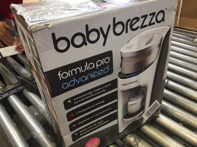 Photo 5 of Baby Brezza New and Improved Formula Pro Advanced Dispenser Machine