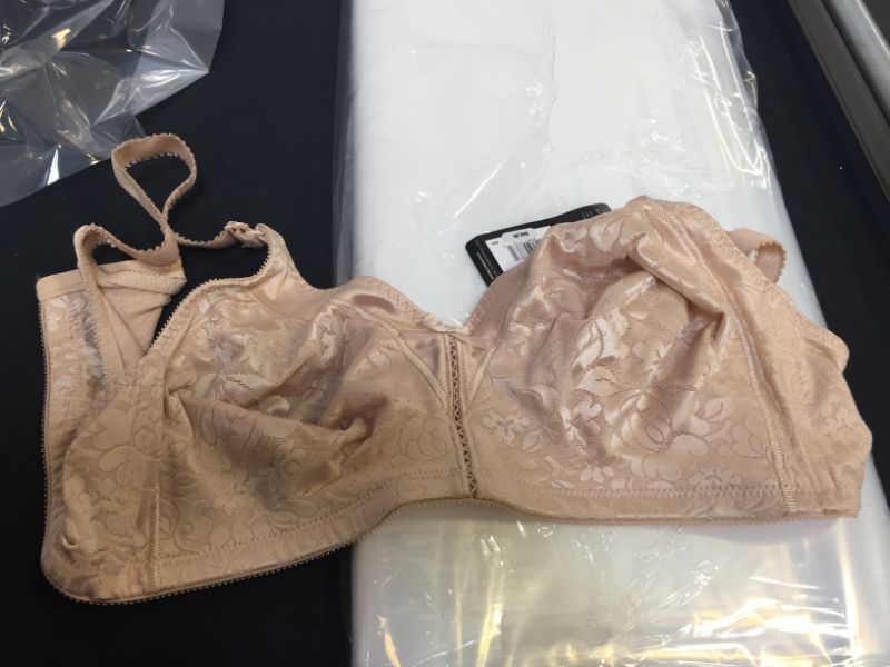 Photo 1 of Bali Women's Double Support Spa Closure Wire-Free Bra SIZE 40C