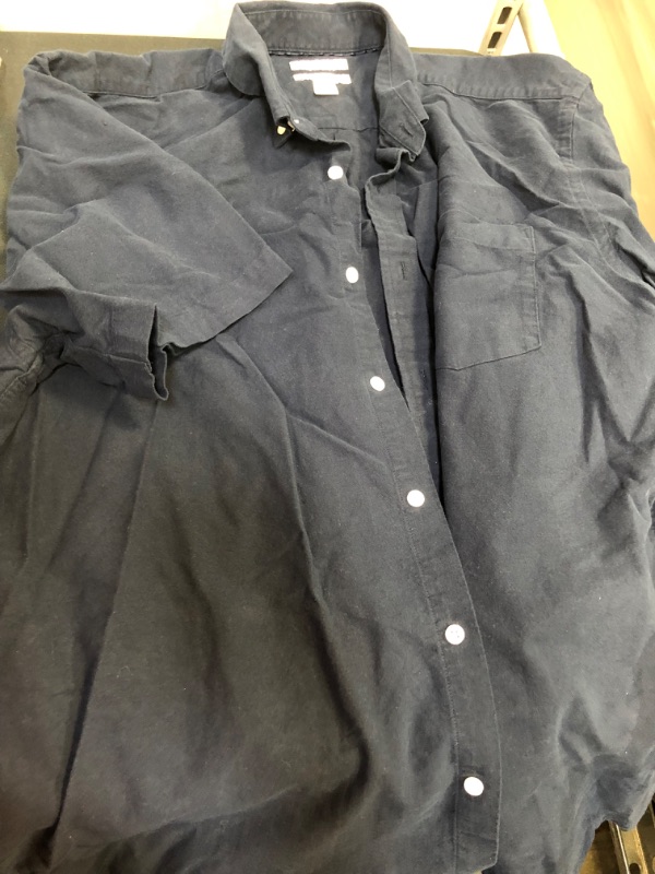 Photo 2 of Amazon Essentials Men's Regular-Fit Short-Sleeve Pocket Oxford Shirt  -- Size XL --