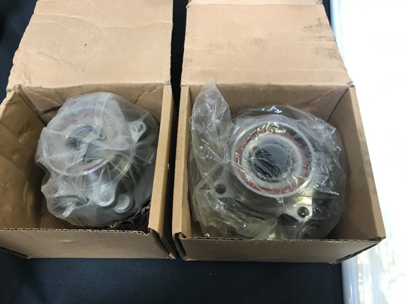 Photo 1 of  513265 X 2 PAIR 2009 TOYOTA PRIUS 5 STAND HUB