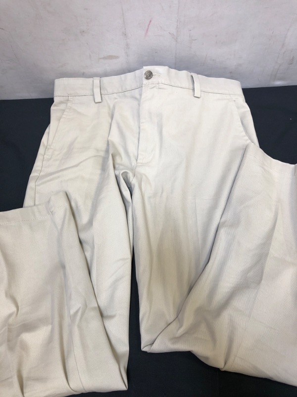 Photo 3 of Dockers Men's Classic Fit Workday Khaki Smart 360 FLEX Pants (Standard and Big & Tall)
