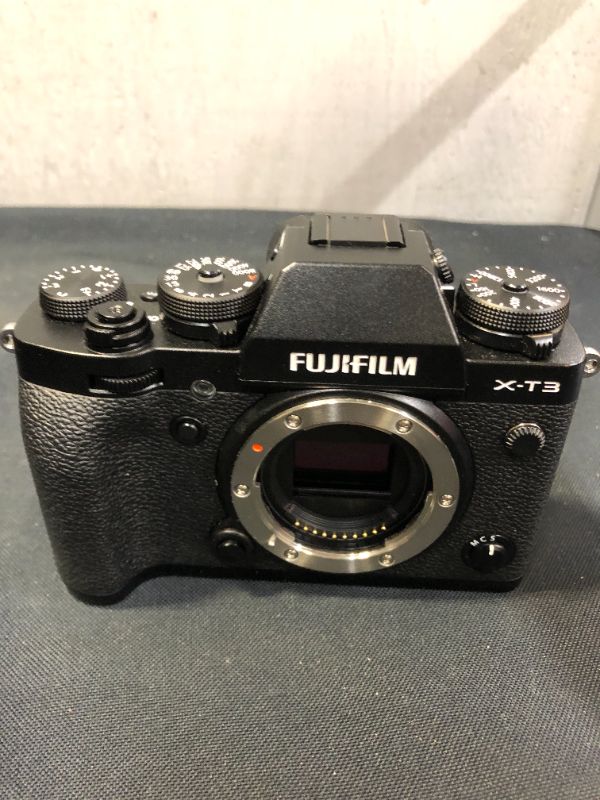 Photo 1 of Fujifilm X-T3 Mirrorless Digital Camera w/XF18-55mm Lens Kit - Black