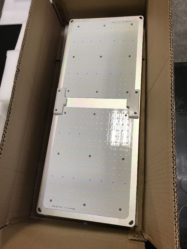 Photo 2 of 200W LED Grow Light 2x4, Sunshine Farmre SF2000W Dimmable Full Spectrum Plant Lights for Indoor Hydroponic Plants Veg Bloom Seedling 3x5ft Coverage Greenhouse Growing Lamps with 444 LEDs
