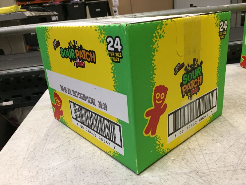 Photo 3 of  6 PACK - Sour Patch Kids Fun Size Bags, 10.5oz, 24ct BB 7/05/22
