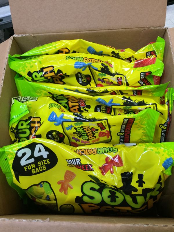 Photo 2 of  6 PACK - Sour Patch Kids Fun Size Bags, 10.5oz, 24ct BB 7/05/22
