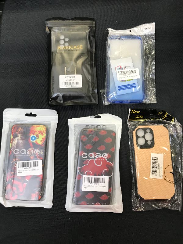 Photo 1 of Assorted phone cases - Samsung S21/Iphone 11/Iphone 13