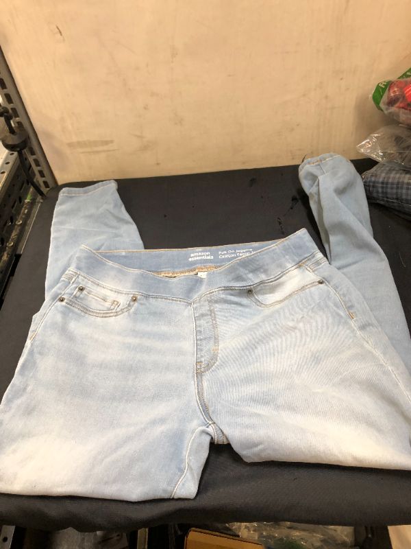 Photo 1 of Amazon Essentials Women's Pull-on Jegging ( size: short 10 ) 