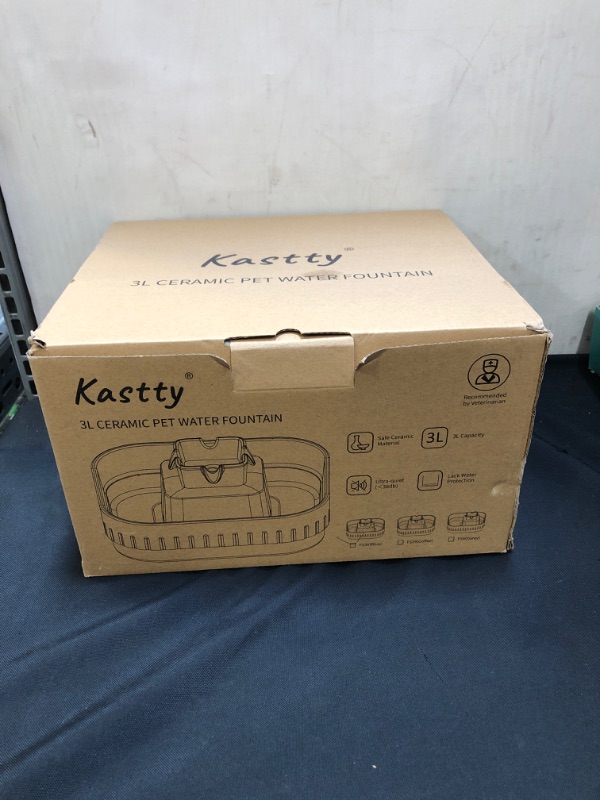 Photo 1 of 3 L CERAMIC PET WATER FOUNTAIN 