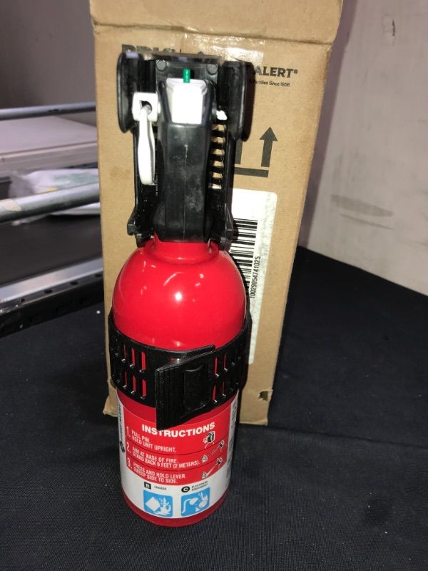 Photo 2 of 
Roll over image to zoom in
First Alert Fire Extinguisher FE5GR, Recreation Vehicle and Marine Fire Extinguisher, White, Rechargeable, REC5