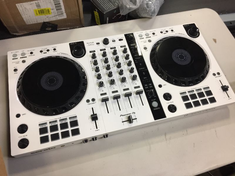 Photo 2 of Pioneer DJ DDJ-FLX6 4-deck Rekordbox and Serato DJ Controller - White
