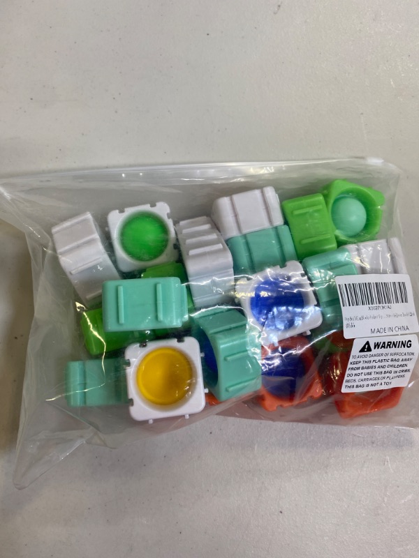 Photo 1 of 33Pcs Pop Building Blocks Fidget Toy Push Pop Puzzle Building Sensory Toy Educational Colorful Brain Training for Kids Silicone Anti-Anxiety Stress Reliever Toys Set
