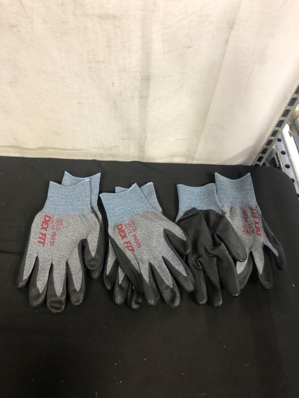 Photo 1 of 3PC WORKING GLOVES SIZE UNKNOWN 