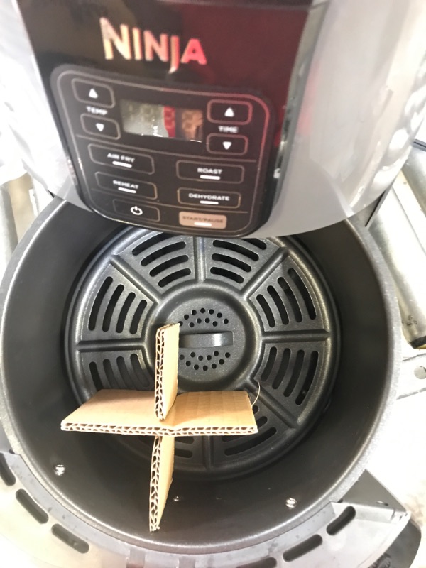 Photo 3 of 4 Qt. Electric Black Air Fryer with Recipe Book (AF101)