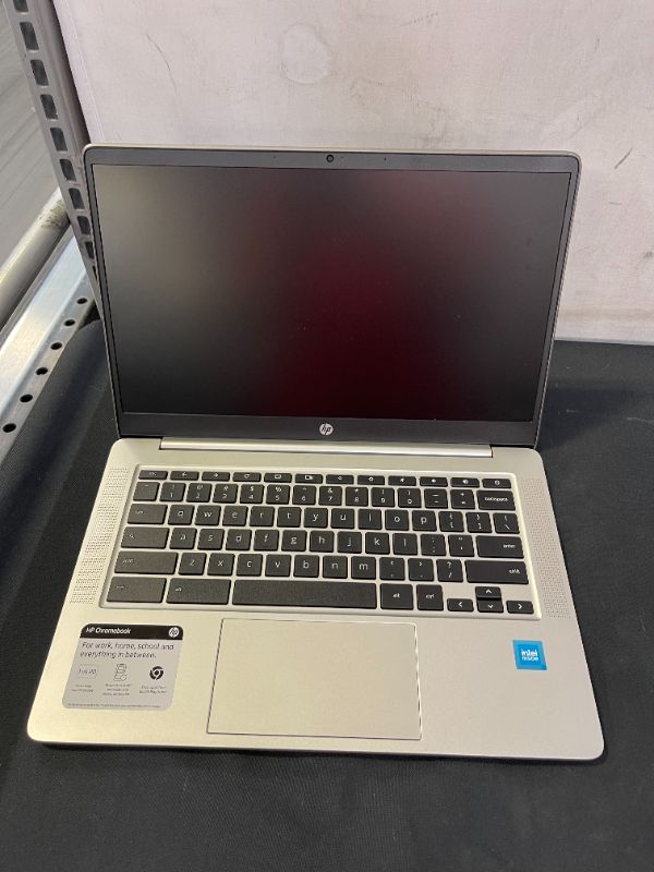 Photo 2 of HP Chromebook Laptop 14a-na1043cl 14" Diagonal FHD IPS Display 1920 x 1080 Intel Celeron N4500 4 GB Memory 64 GB eMMC Storage Chrome OS Mineral Silver
(MISSING CHARGER)---(FACTORY RESET)