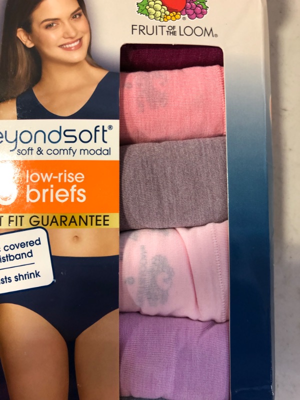 Photo 2 of Fruit of the Loom Women's Beyondsoft Underwear  -- Size 9 --
