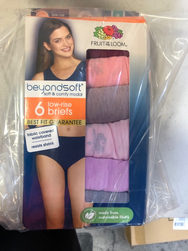 Photo 3 of Fruit of the Loom Women's Beyondsoft Underwear  -- Size 9 --
