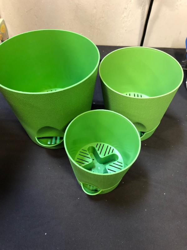 Photo 2 of 3 Pcs Plastic Plant Pots with Self Watering Exhaust Drainage Root Protection Function Flower Plants Pot 4.1/5.3/6.5 Inch Modern Planters Pot for All House Plants Flowers Succulents
