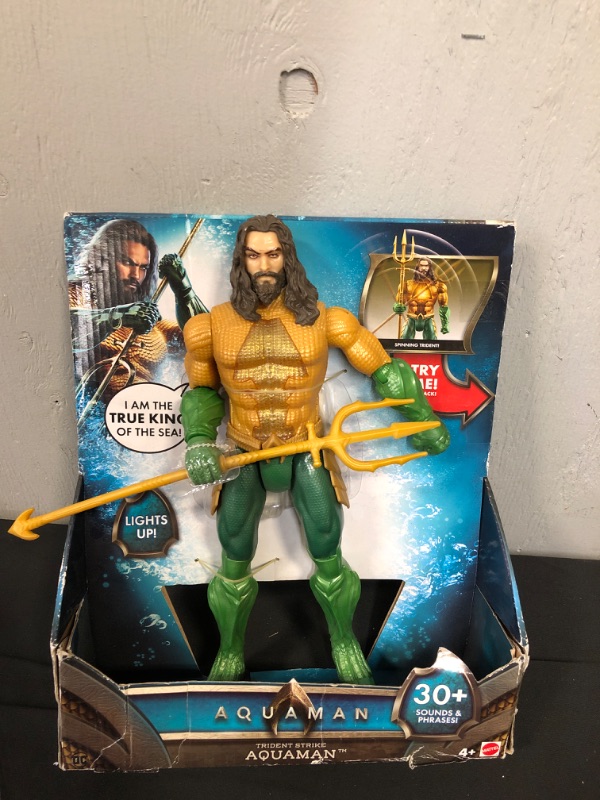 Photo 2 of AQUAMAN Trident Strike AQUAMAN Figure
