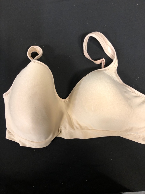 Photo 2 of Bali Women's Comfort Revolution Wirefree Bra DF3463 SIZE 40C