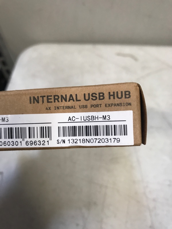 Photo 6 of NZXT Internal USB Hub 3 (FACTORY SEALED)
