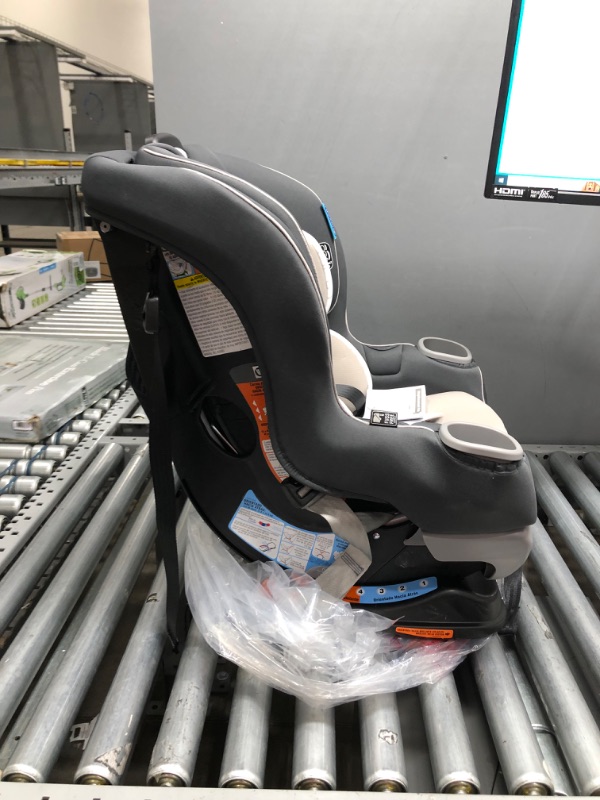 Photo 3 of Graco Extend2Fit Convertible Car Seat | Ride Rear Facing Longer with Extend2Fit, Redmond
