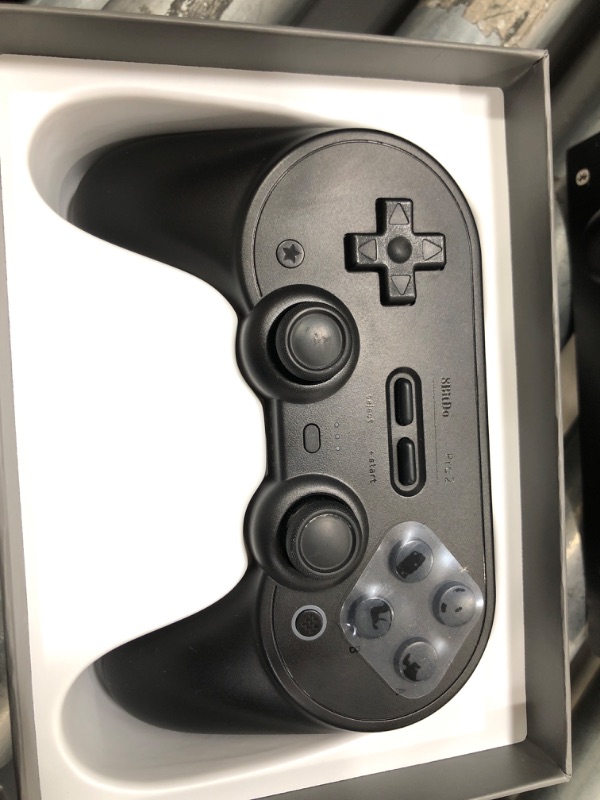 Photo 3 of 8Bitdo Pro 2 Bluetooth Controller for Switch/Switch OLED, PC, macOS, Android, Steam & Raspberry Pi (Black Edition) - Nintendo Switch
