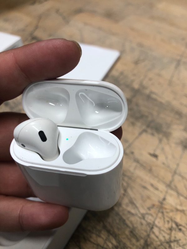 Photo 3 of Apple AirPods (2nd Generation) Wireless Earbuds with Lightning Charging Case Included. Over 24 Hours of Battery Life, Effortless Setup. Bluetooth Headphones for iPhone(MISSING ONE AIRPOD )
