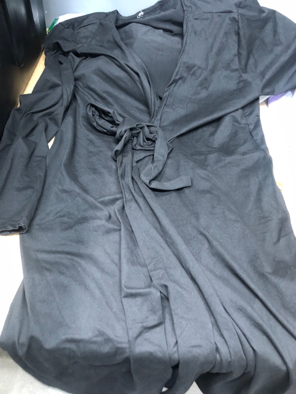 Photo 2 of *** STOCK PHOTO FOR REFERENCE***
Black Long Sleeve Wrap Dress SIZE 2-3X (NO SIZE TAG) **USED**