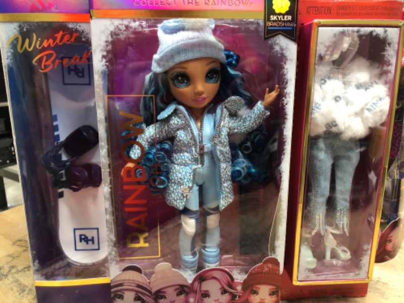 Photo 2 of Rainbow High Winter Break Skyler Bradshaw Fashion Doll

