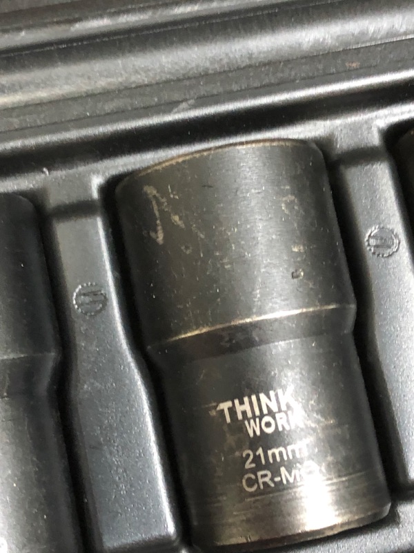 Photo 3 of *** USED MINOR COSMETIC DAMAGE**
THINKWORK Twist Socket Set Lug Nut Remover Extractor Tool - 5-Piece Metric Bolt and Lug Nut Extractor Socket Tools
