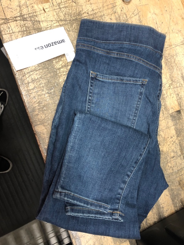 Photo 1 of Amazon Essentials Women's Stretch Pull-On Jegging (Available in Plus Size) size 16 short 

