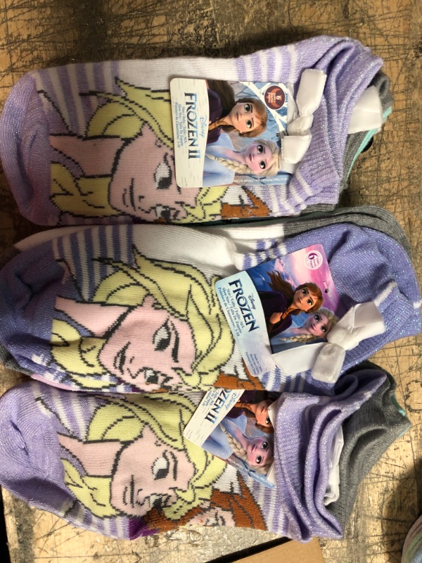 Photo 2 of 3 PACKS OF Girls' 6pk Disney Frozen 2 Socks - Lavender M, Girl's, Size: Medium, Purple
- 6 PAIRS 
SIZE M/L 3-10