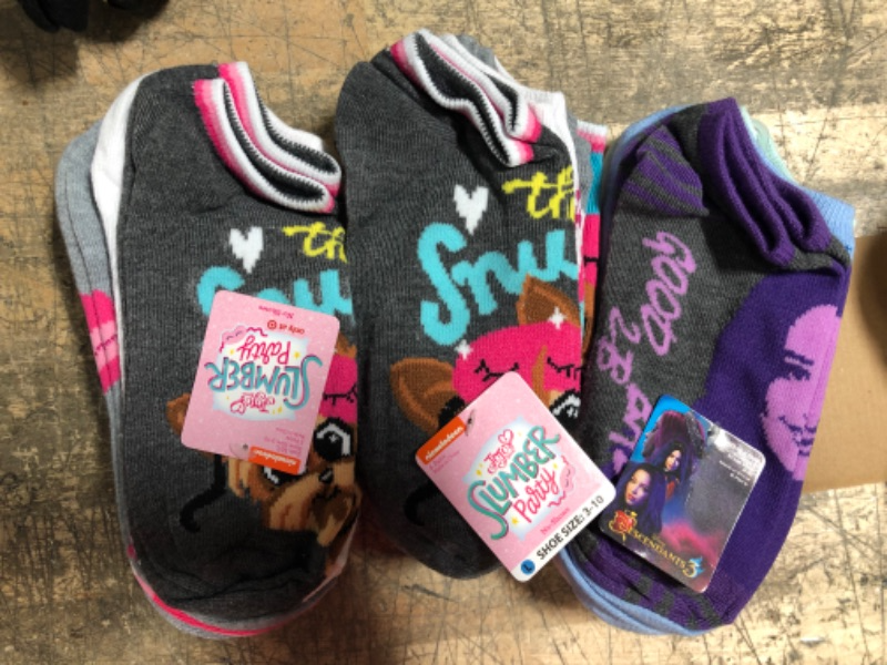 Photo 1 of 1 PACK OF Kids' Descendants Socks &2 PACKS OF  Kids' JoJo Siwa   - 6 PAIRS 
 SIZE M/L 3-10