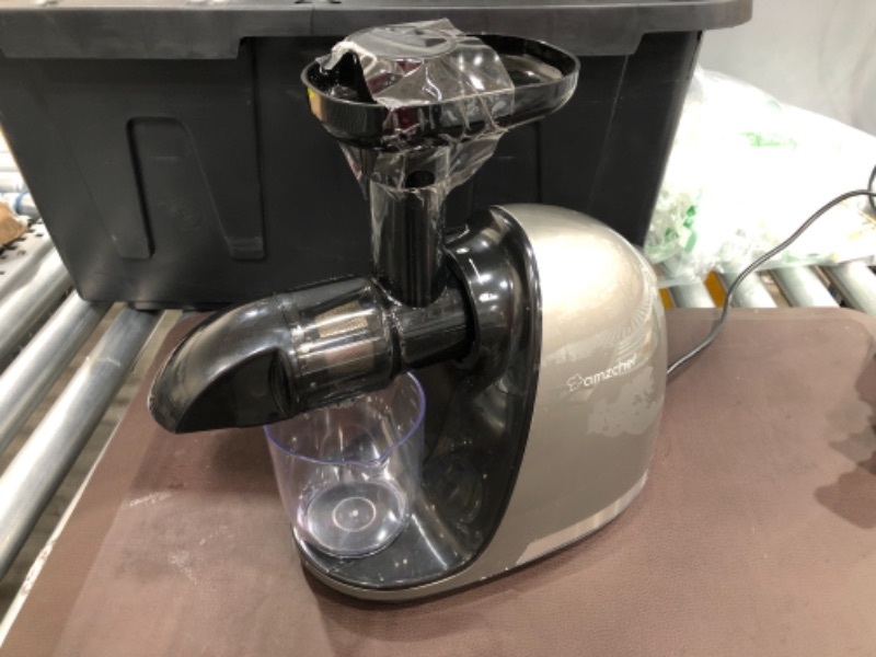 Photo 2 of (NOT FUNCTIONAL) Slow Juicer,AMZCHEF Slow Masticating Juicer Extractor Professional Machine with Quiet Motor/Reverse Function,Cold Press Juicer with Brush,for High Nutrient Fruit & Vegetable Juice 
