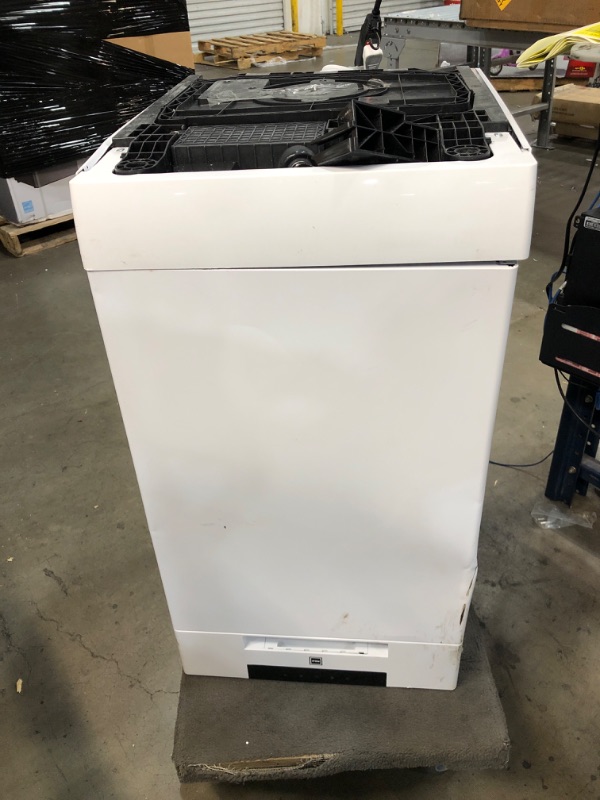 Photo 2 of DOES NOT POWER ON* PARTS ONLY*
RCA 18 in. White Electronic Portable 120-volt Dishwasher with 3-Cycles with 8 Place Settings Capacity