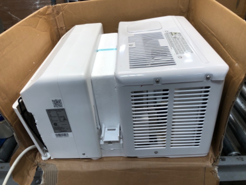 Photo 2 of DAMAGED* TESTED POWERS ON*
Midea 12,000 BTU U-Shaped Smart Inverter Window Air Conditioner–Cools up to 550 Sq. Ft., Ultra Quiet with Open Window Flexibility, Works with Alexa/Google Assistant, 35% Energy Savings, Remote Control
