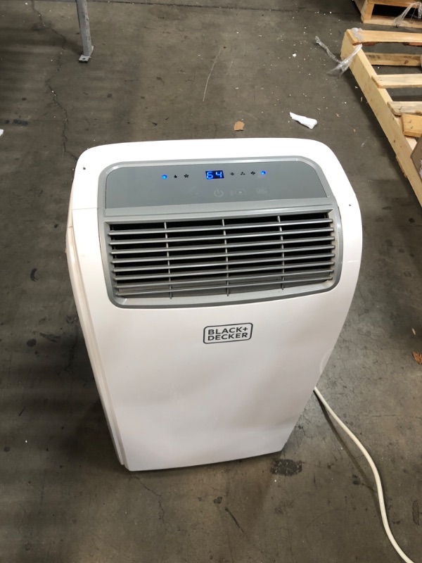 Photo 3 of TESTED BLOWS COLD AC*
BLACK+DECKER BPACT10WT AC with Remote Control Portable Air Conditioner, 10,000 BTU, White
