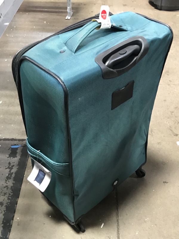 Photo 3 of USED: Skyline Softside Large Checked Spinner Suitcase 31.5 Inches (H) x 18 Inches (W) x 10.5 Inches (D)

