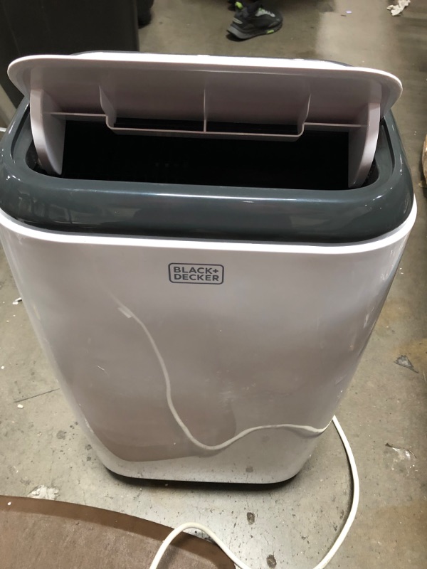 Photo 4 of Black & Decker 6,000 BTU Portable Air Conditioner in White
