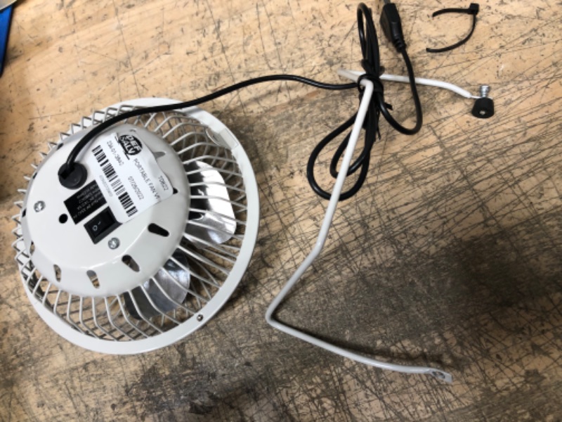 Photo 1 of 2 PACK USB DESK FAN (TESTED AND FUNCTIONS) ONE FAN HAS BROKEN STAND