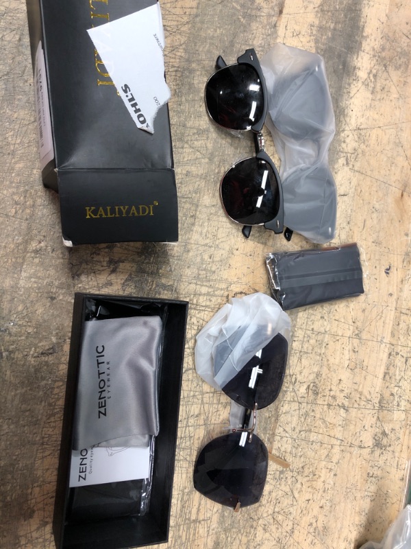 Photo 1 of BUNDLE OF WOMENS SUNGLASSES, 3