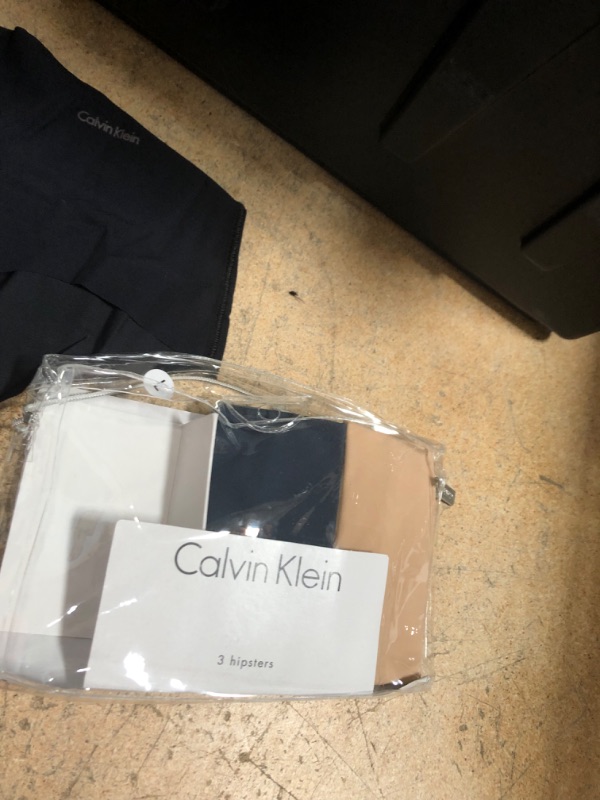 Photo 3 of Calvin Klein Women's Invisibles Seamless Hipster Panties, Multipack Nude Navy Black Size Large 