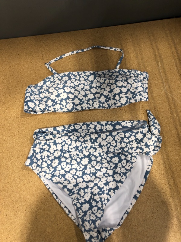 Photo 1 of 2 Piece Swimsuit Set Size M
