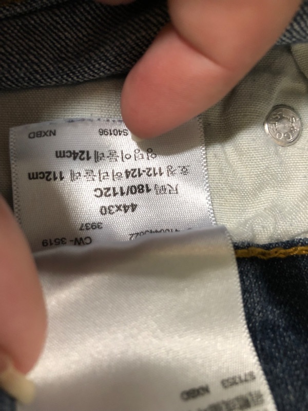 Photo 3 of 44X30 - HAS STAIN - Signature by Levi Strauss and Co. Gold Label Men's Straight Jeans