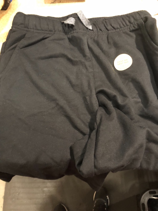 Photo 1 of Fruit of the Loom Boys' 5pk T-Undershirt  & pair of boys black shorts - M/L