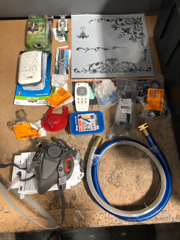 Photo 1 of  Mixed lot of miscellaneous home improvement items, tools & hardware (15 items)
